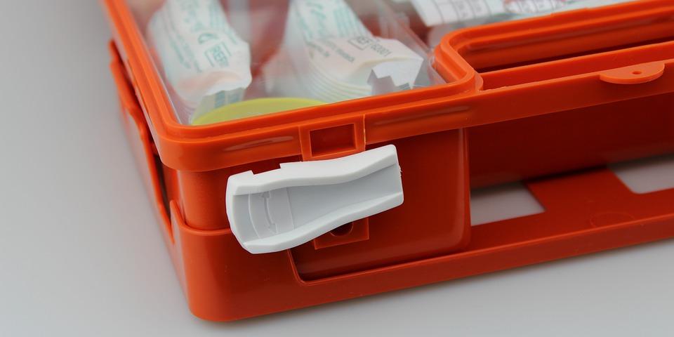 first-aid-kit-4535155_960_720